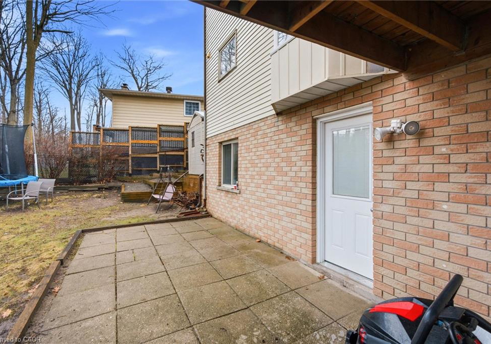 235-southwood-drive-kitchener-ontario-40821246
