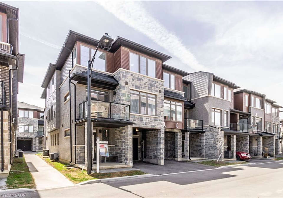 30-times-square-boulevard-stoney-creek-ontario-40821348