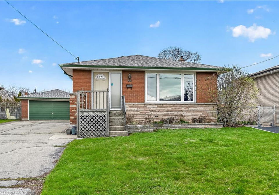 135-nugent-drive-hamilton-ontario-40821363