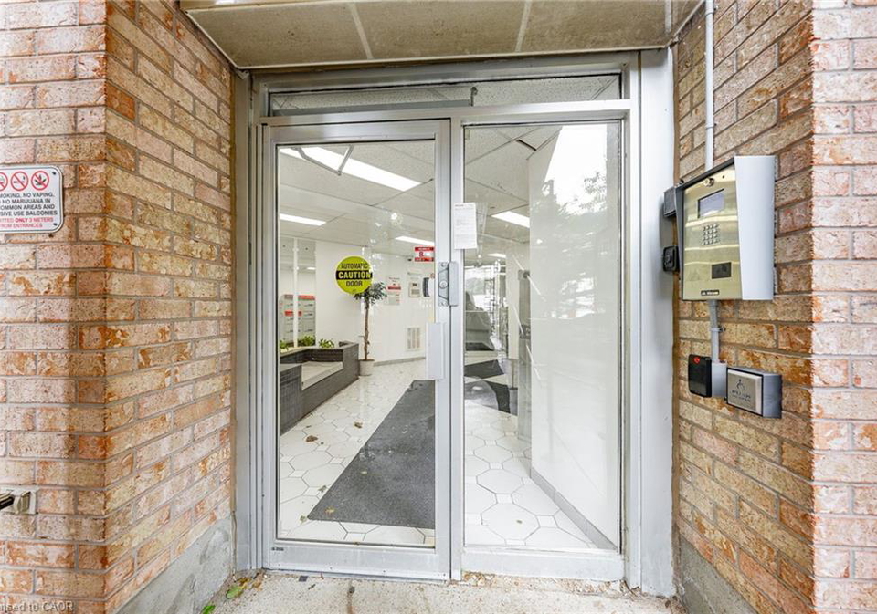 15-hofstetter-avenue-kitchener-ontario-40821537