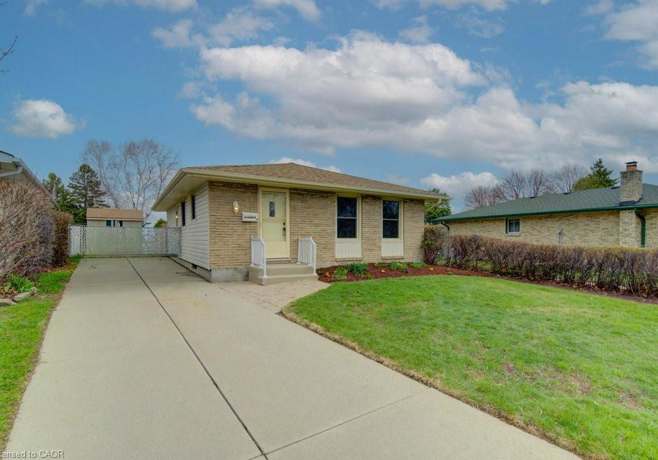 34-geneva-crescent-kitchener-ontario-40821544