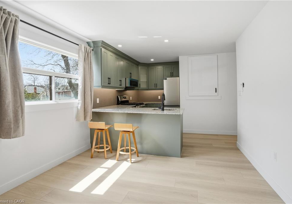 1110-cannon-street-e-hamilton-ontario-40821578