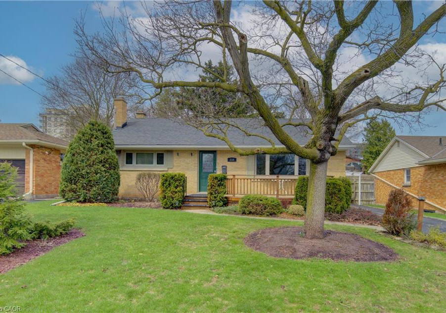210-lourdes-street-waterloo-ontario-40821600