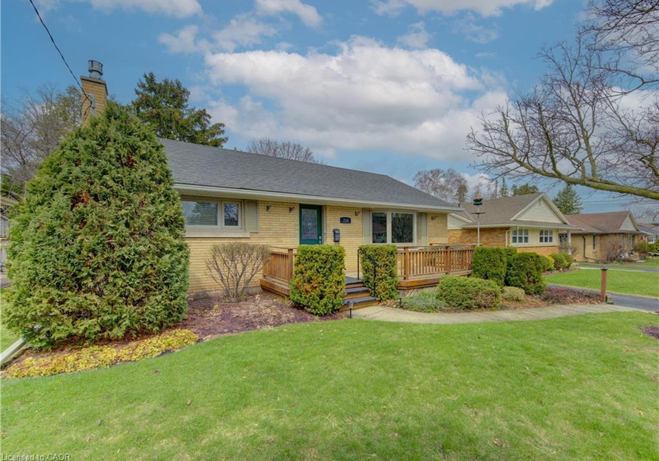 210-lourdes-street-waterloo-ontario-40821600