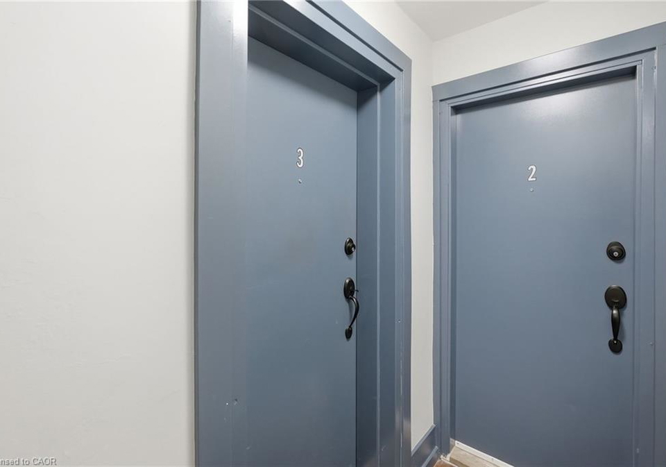 6-cannon-street-e-hamilton-ontario-40821608