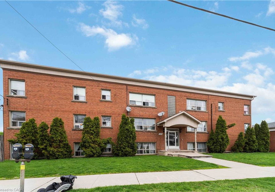 2189-king-street-e-hamilton-ontario-40821667