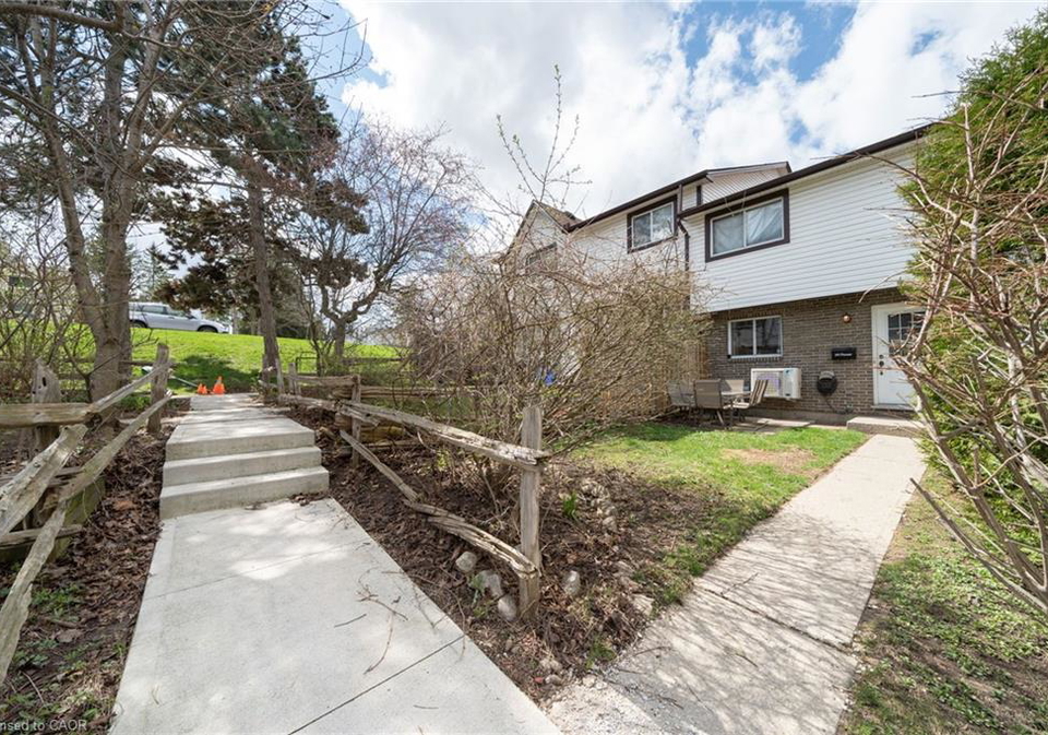 391-pioneer-drive-kitchener-ontario-40821707