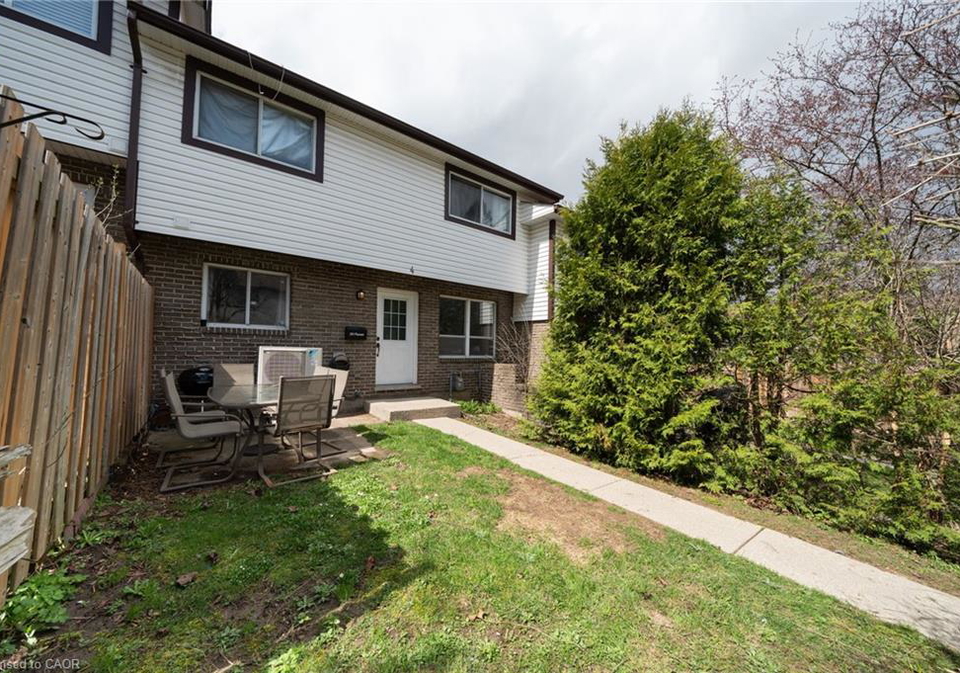 391-pioneer-drive-kitchener-ontario-40821707
