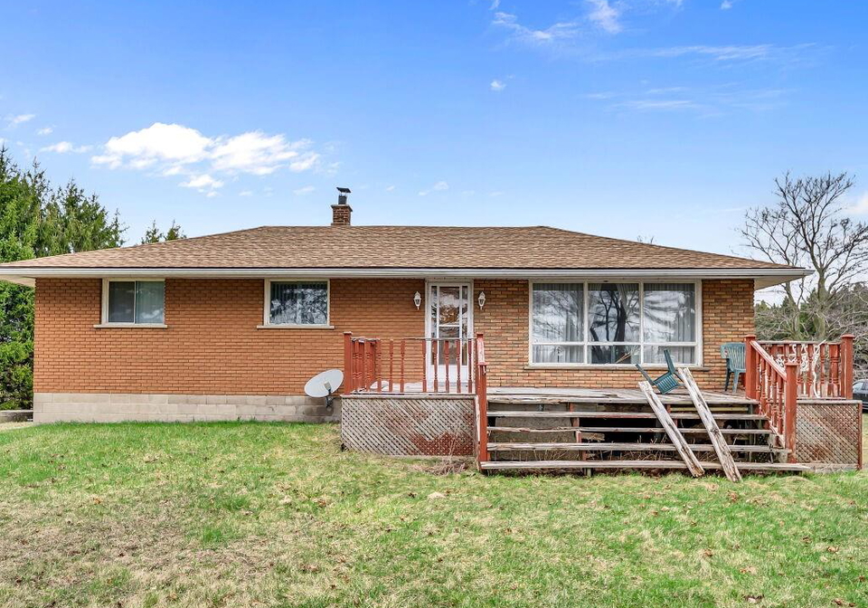 1416-highway-6-hamilton-ontario-40821709