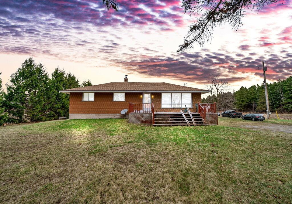 1416-highway-6-hamilton-ontario-40821709