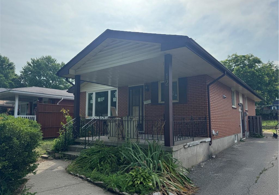 12-arrowhead-place-kitchener-ontario-40821775