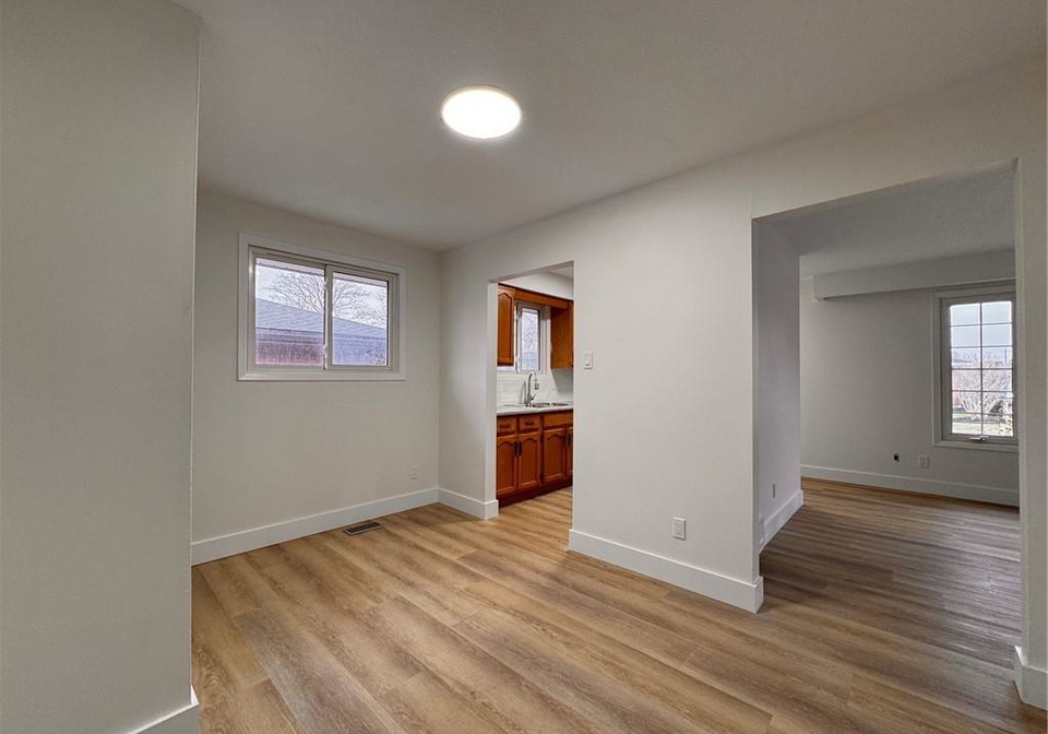 23-arrowhead-crescent-kitchener-ontario-40821785