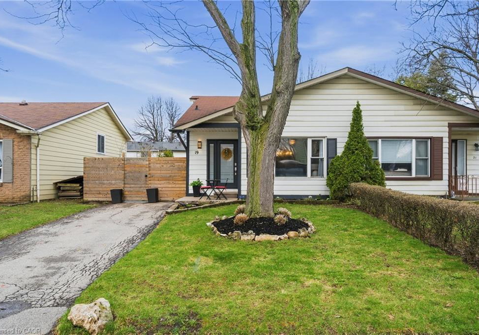 19-golden-orchard-drive-hamilton-ontario-40821799