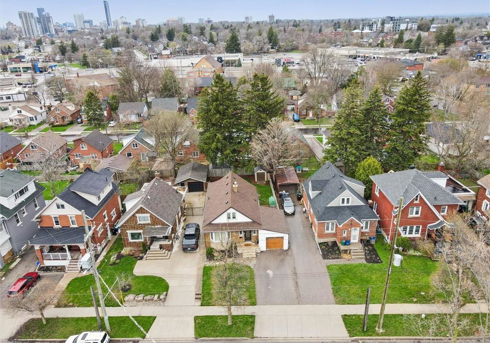 30-sheldon-avenue-n-kitchener-ontario-40821933
