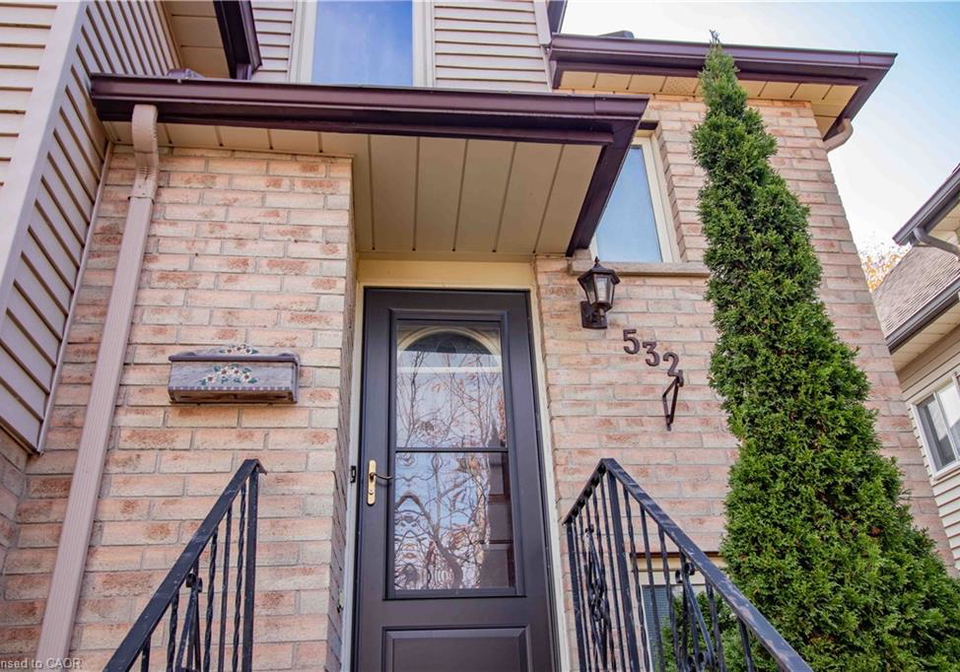 532-penny-lane-waterloo-ontario-40821951