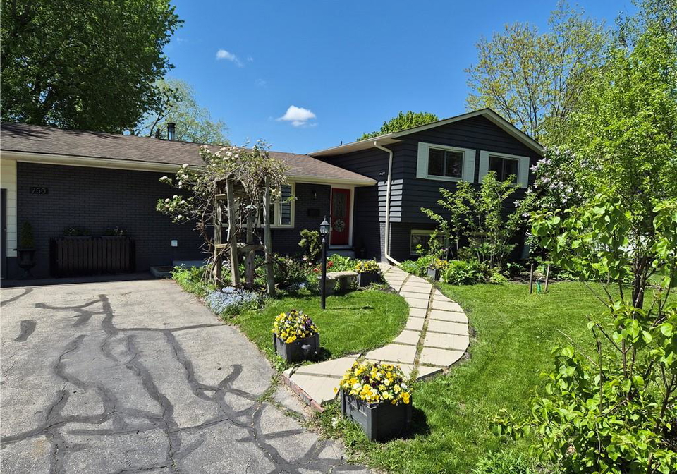 750-elizabeth-street-e-listowel-ontario-40822023