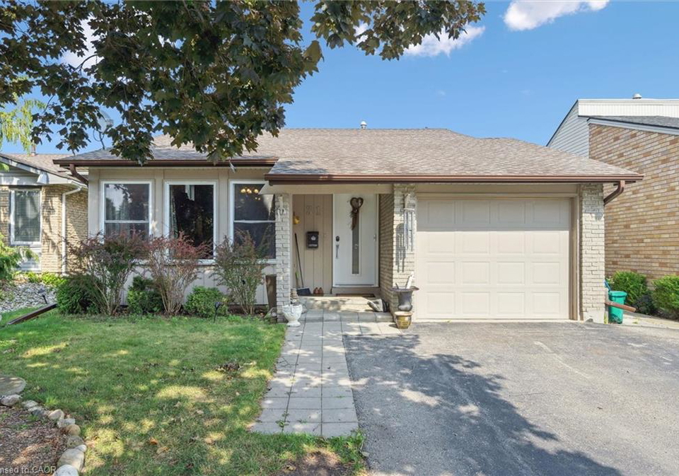 31-saxony-circle-cambridge-ontario-40822084