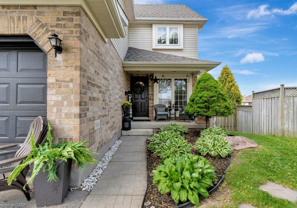 49-small-court-cambridge-ontario-40822127