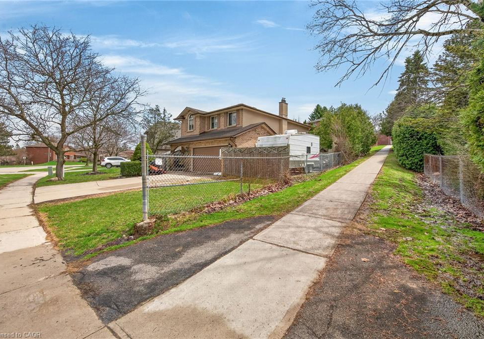 249-lloyminn-avenue-ancaster-ontario-40822133