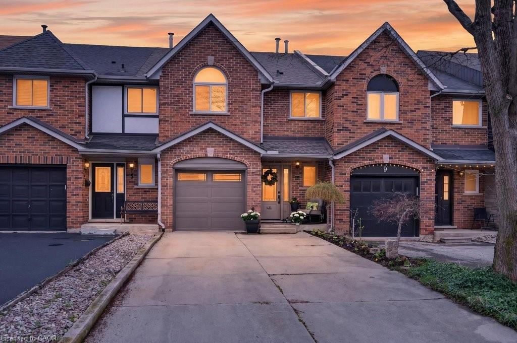 7-perthshire-court-hamilton-ontario-40822177