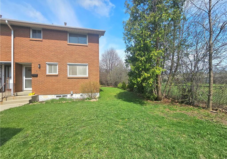 161-berkindale-drive-hamilton-ontario-40822194