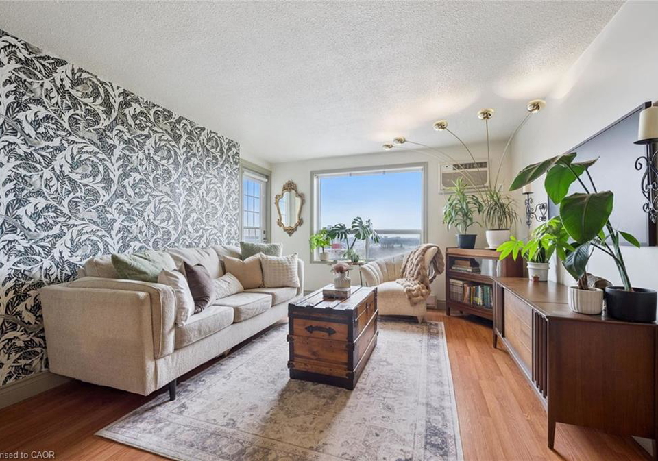 64-benton-street-kitchener-ontario-40822239
