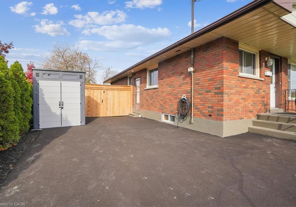 1-reno-avenue-hamilton-ontario-40822277