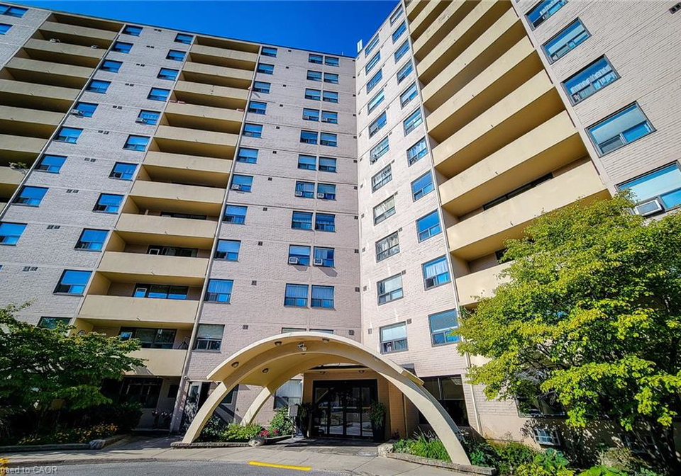 700-dynes-road-burlington-ontario-40822326