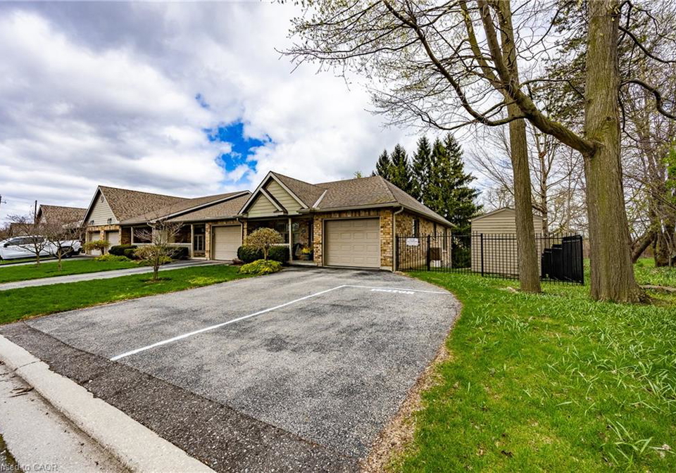 93-elmhurst-avenue-simcoe-ontario-40822337