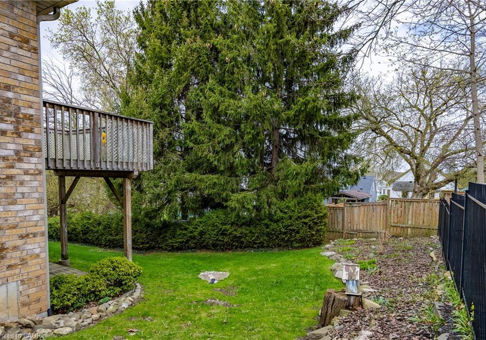 93-elmhurst-avenue-simcoe-ontario-40822337