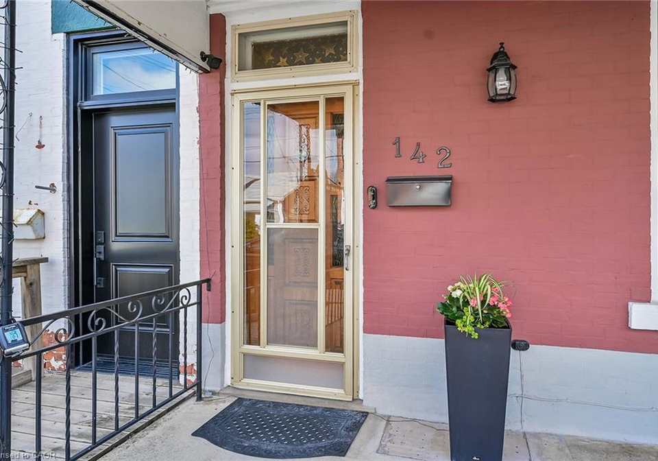 142-ray-street-n-hamilton-ontario-40822350