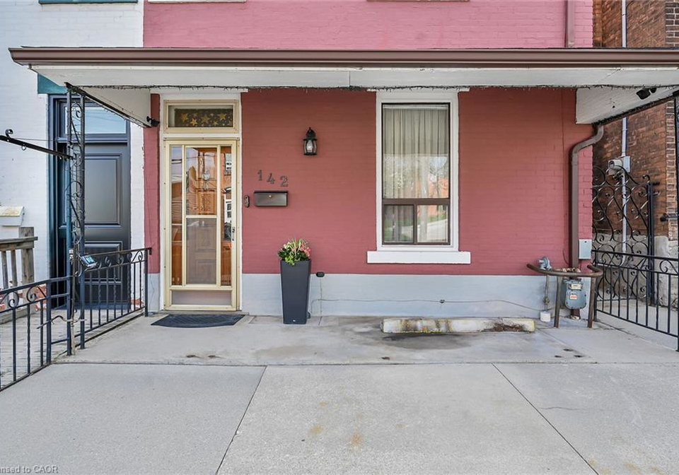 142-ray-street-n-hamilton-ontario-40822350