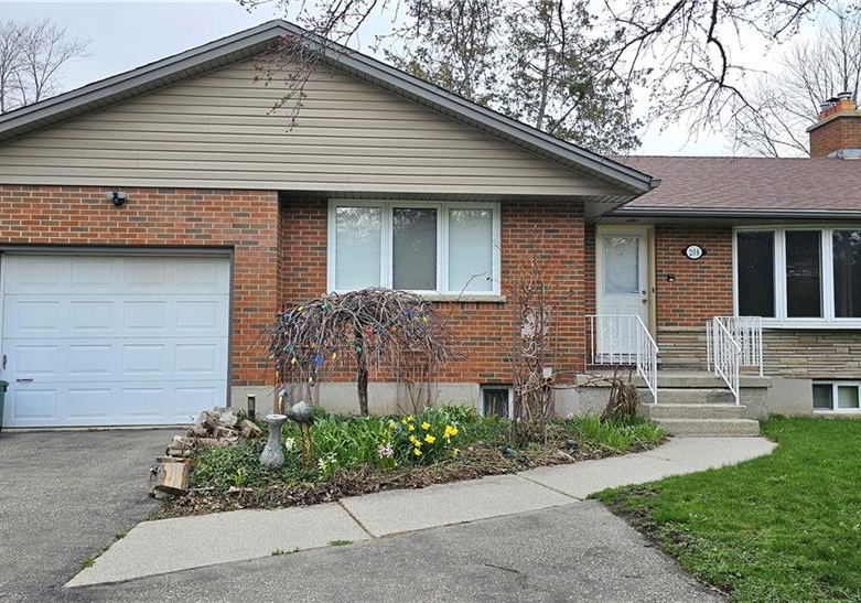 208-montgomery-road-kitchener-ontario-40822378