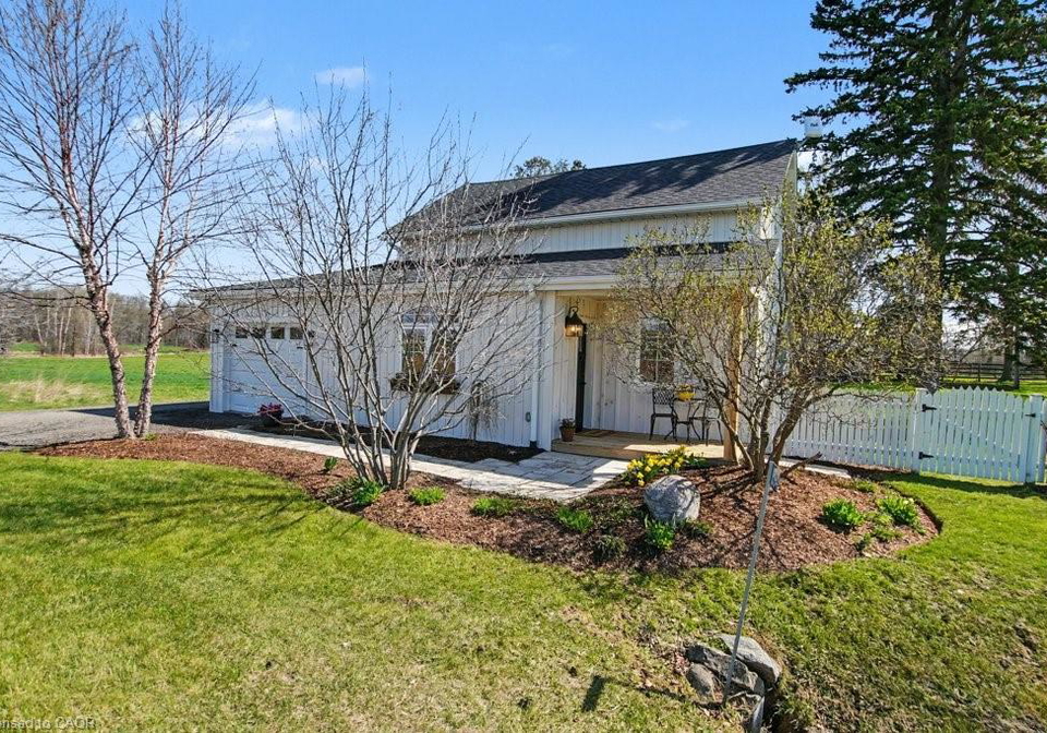 1594-kirkwall-road-flamborough-ontario-40822436