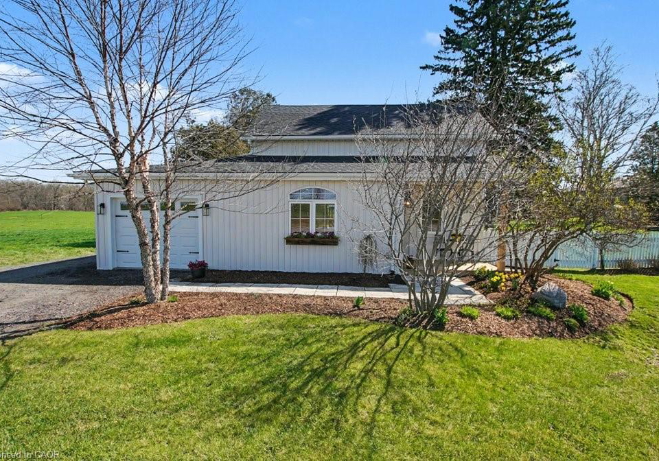 1594-kirkwall-road-flamborough-ontario-40822436