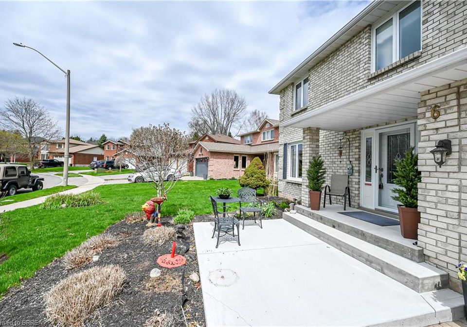 6-winter-way-brantford-ontario-40822440