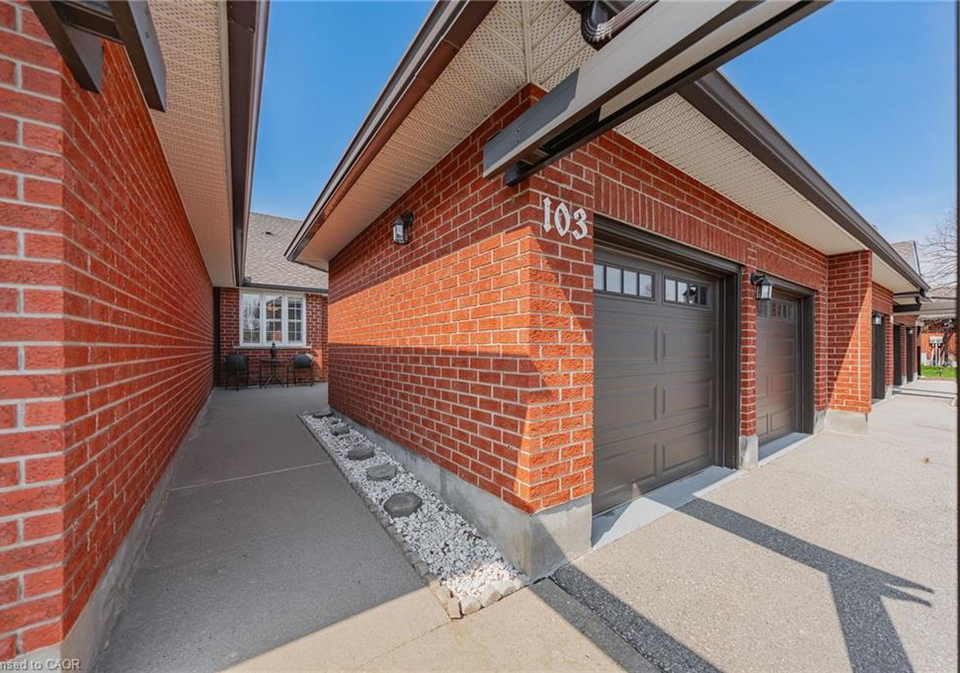 10-isherwood-avenue-cambridge-ontario-40822460