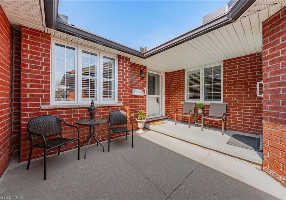 10-isherwood-avenue-cambridge-ontario-40822460