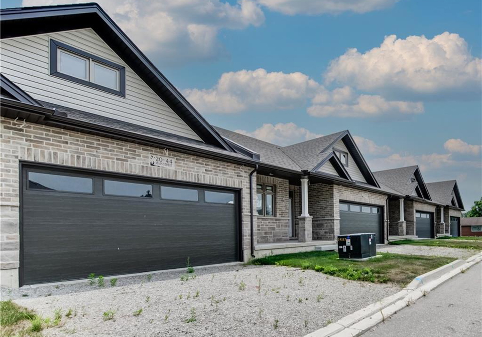 44-main-street-e-innerkip-ontario-40822512