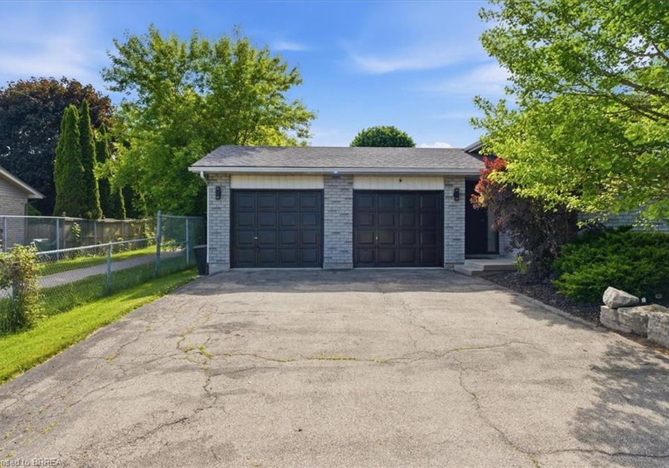 33-edward-avenue-st-george-ontario-40822557