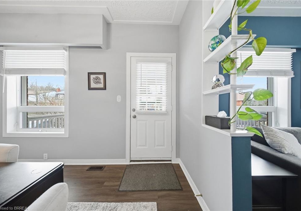 8-carlyle-street-brantford-ontario-40822566