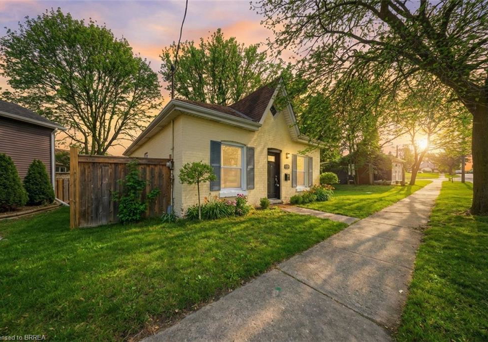 38-mount-pleasant-street-brantford-ontario-40822575