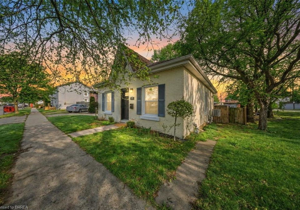 38-mount-pleasant-street-brantford-ontario-40822575