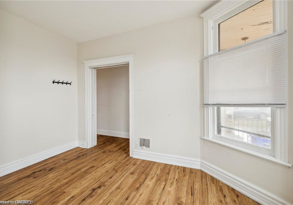 51-smith-avenue-hamilton-ontario-40822585