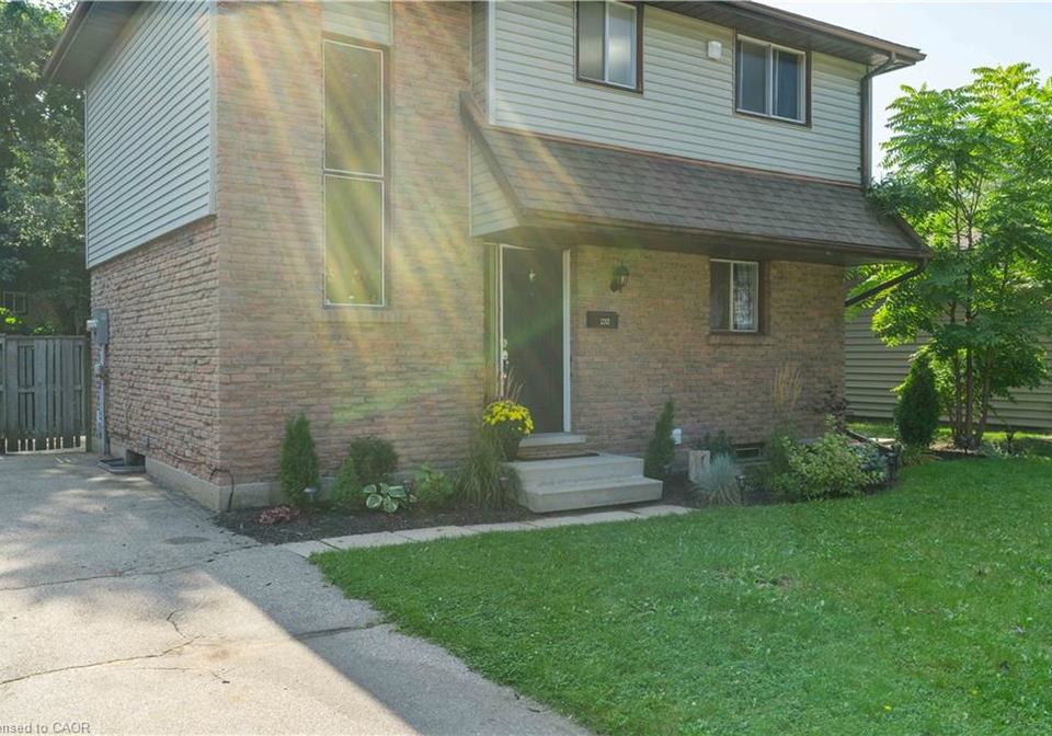 232-cedarwoods-crescent-kitchener-ontario-40822637
