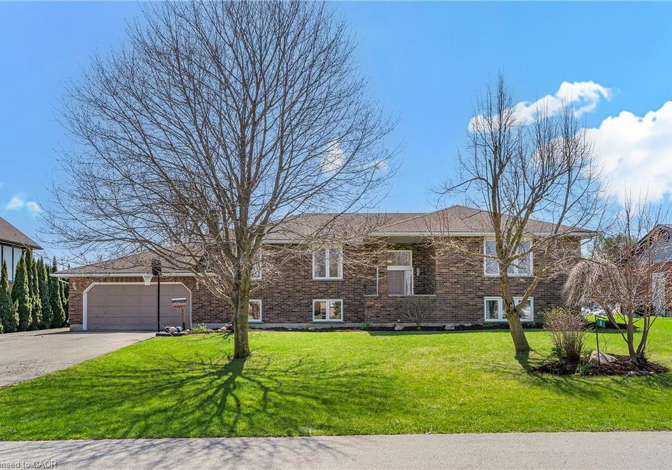 6-lin-pine-lane-linwood-ontario-40822661
