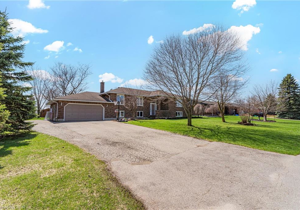 6-lin-pine-lane-linwood-ontario-40822661