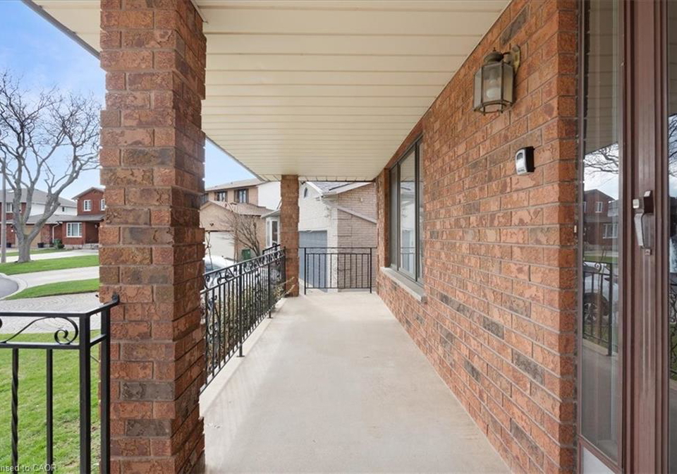 18-marcel-place-hamilton-ontario-40822686