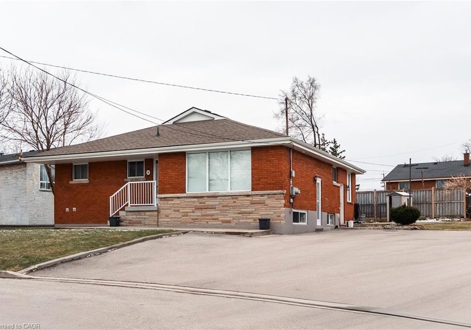 8-salmond-court-hamilton-ontario-40822736