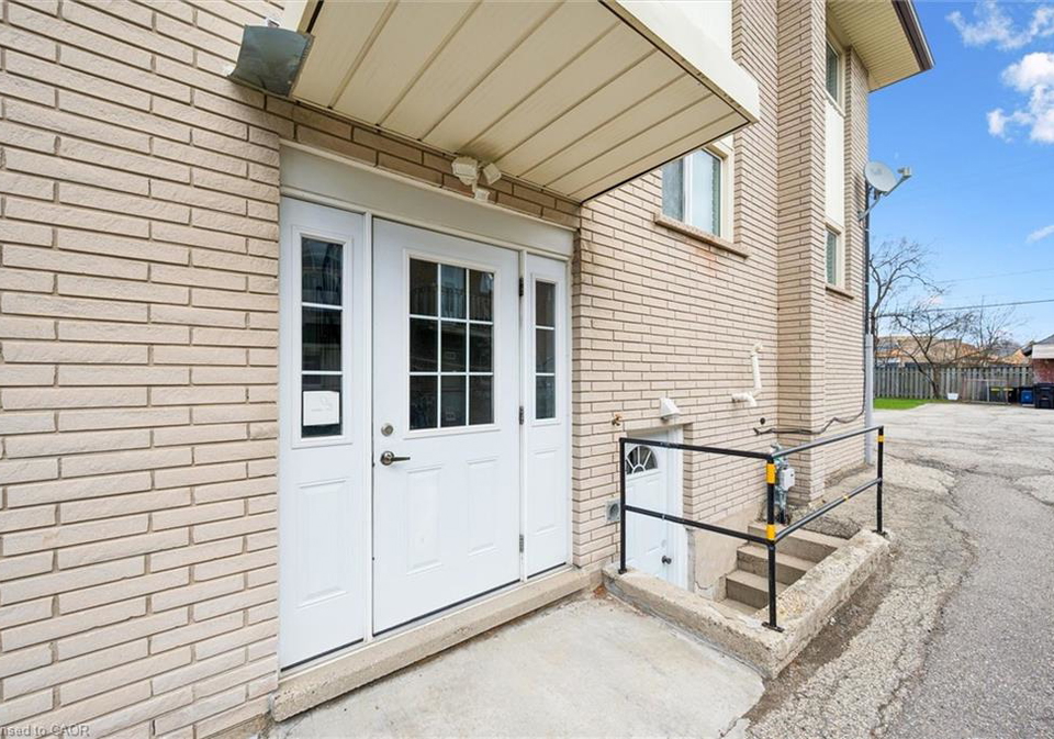 43-secord-avenue-kitchener-ontario-40822756